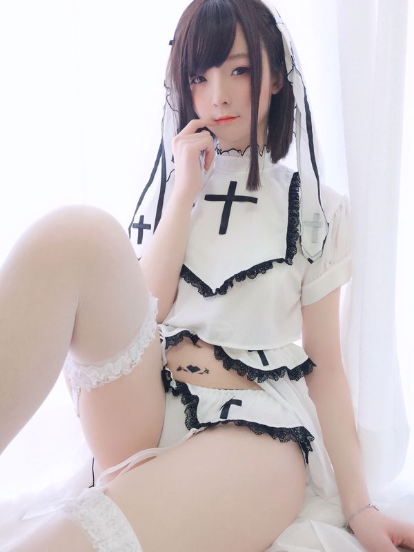 Ichiko Osamu "White Nun" [COSPLAY Welfare]